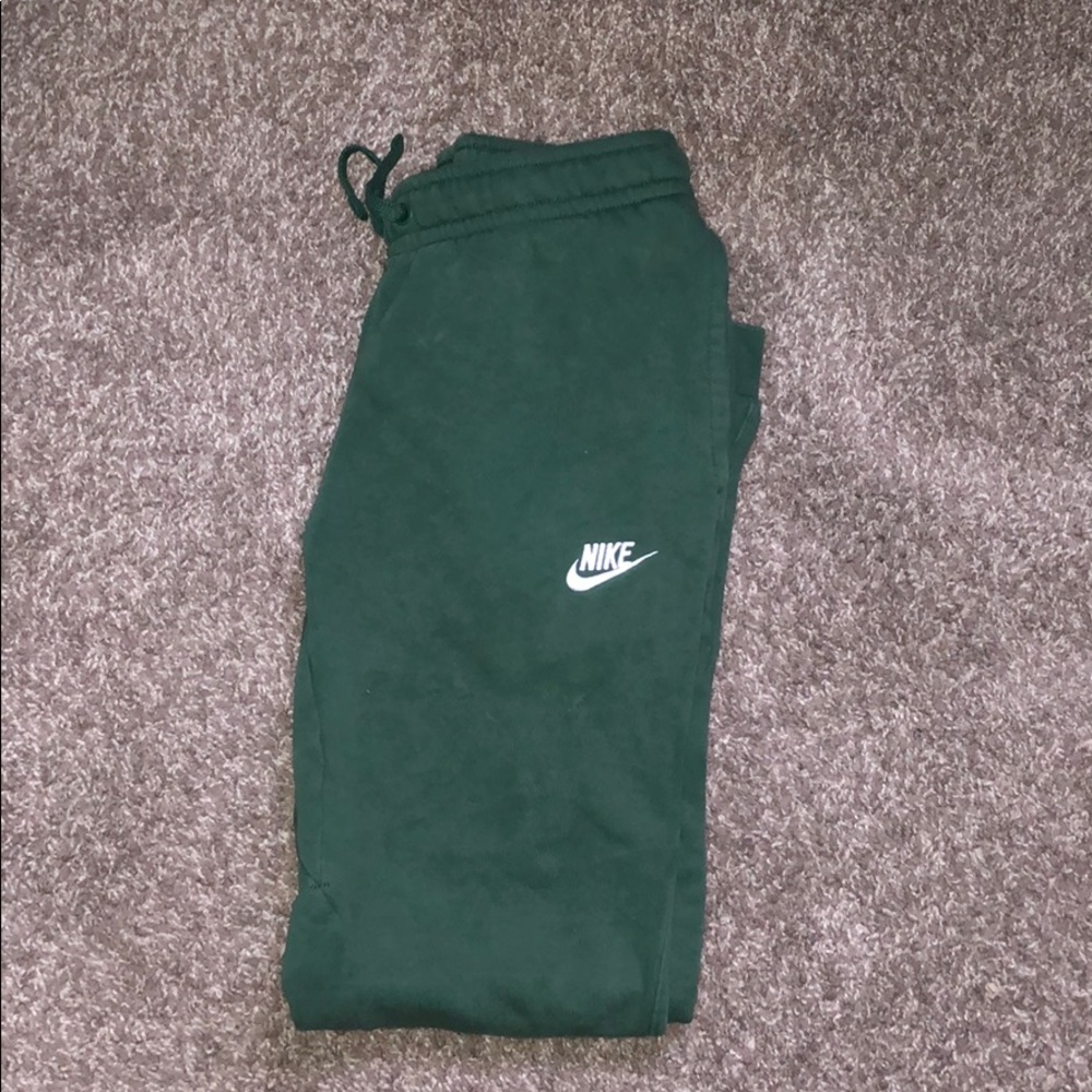 Small Nike Sweatpants ✅